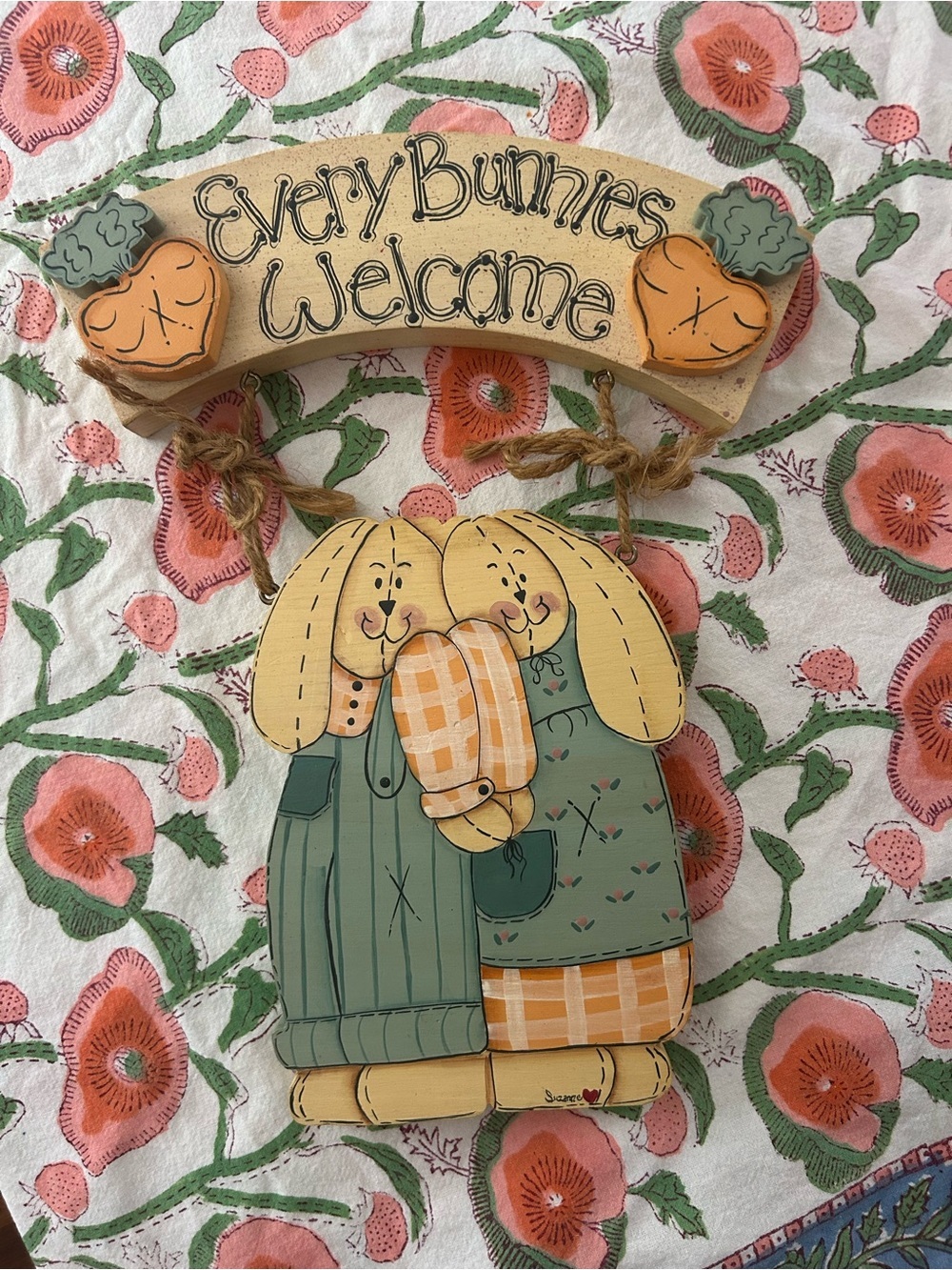 Everybunnies Welcome Wood Bunny Hanging Sign Easter Primitive Folk Art Decor